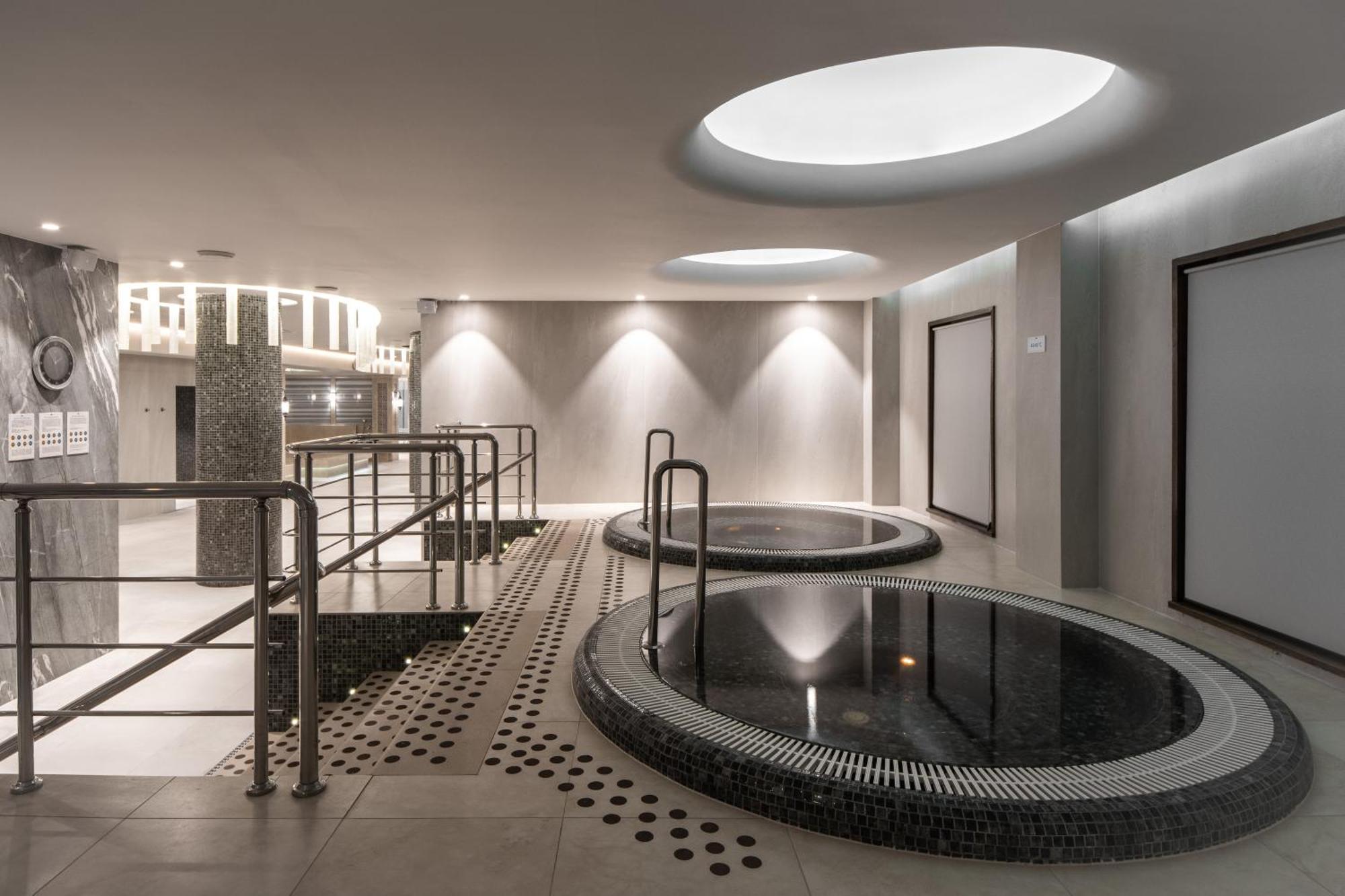 Aquaperla Hotel & Spa คีชีเนา ภายนอก รูปภาพ